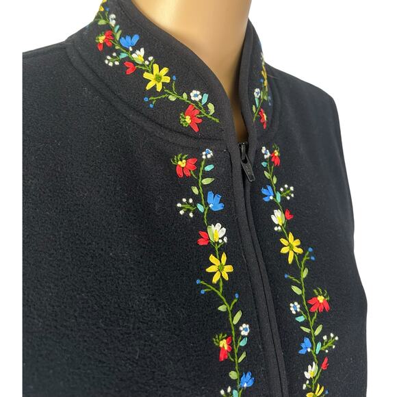 2/$15 Talbots Floral Embroidered Fleece Vest Black Zip Up Sleeveless Size M - Picture 7 of 10